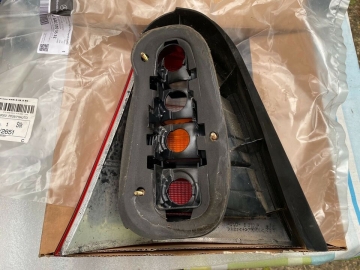 Mercedes A-Klasse Rückleuchte rechts 1688200264R gebraucht!